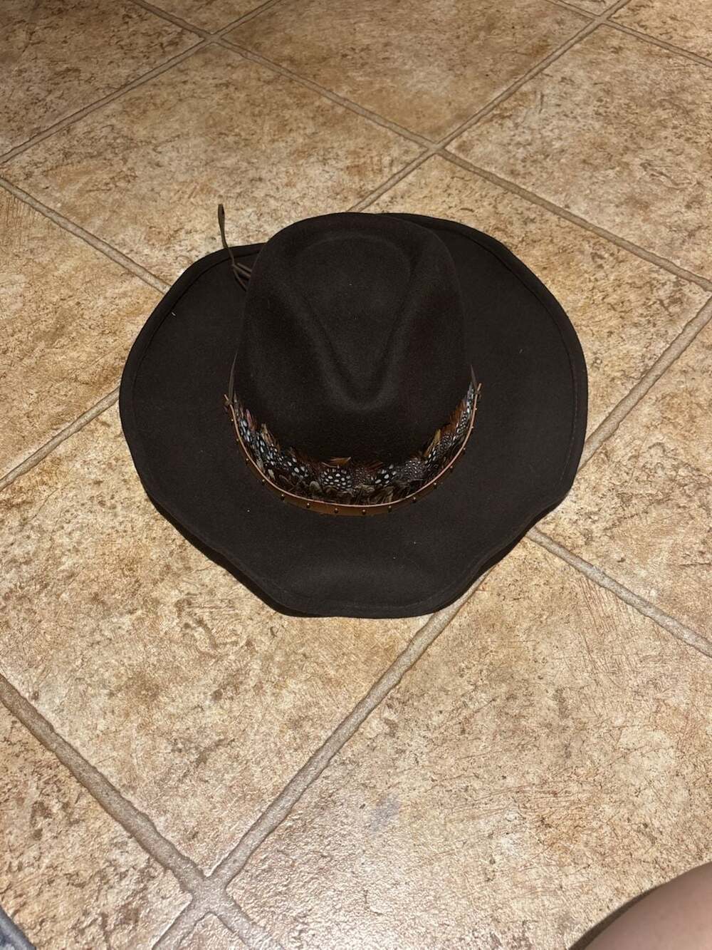 Vintage Cappelli Strawworld Inc. Brown Wool Felt Cowboy Hat with Feather Band